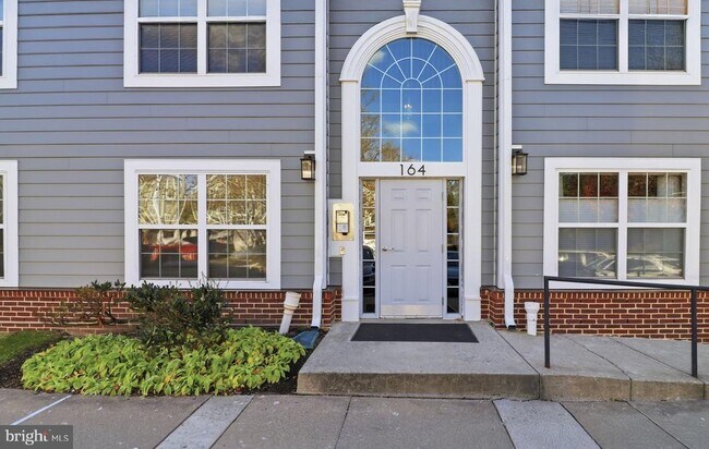 Building Photo - 164 Kendrick Pl