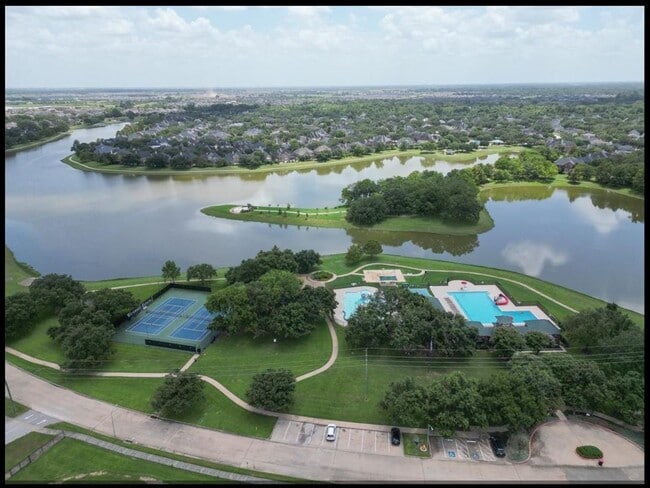 Building Photo - 1527 Lake Pauline Ct