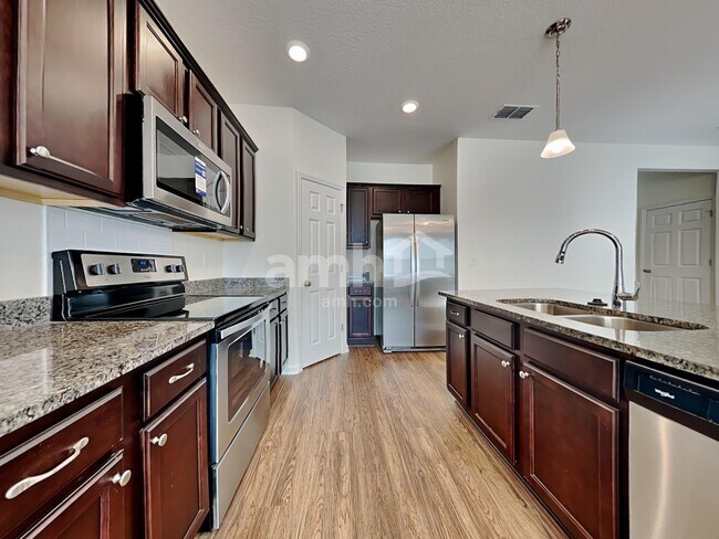 Building Photo - 120 E Jayce Way