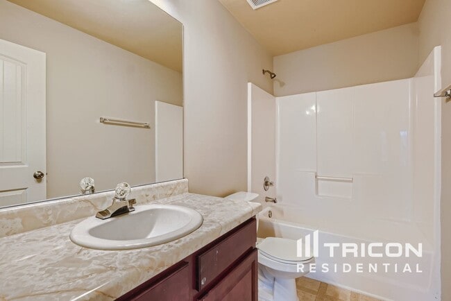 Building Photo - 416 Margaux Wy