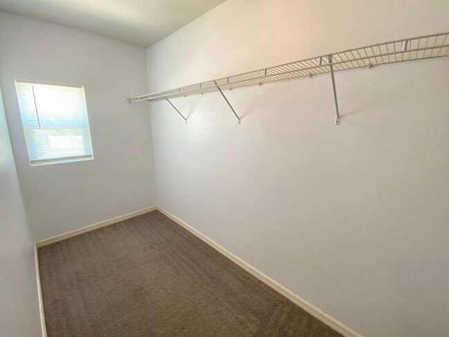 Building Photo - Four Bedroom / Three Bath Home