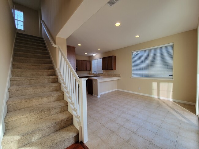 Building Photo - 2388 Vera Dr