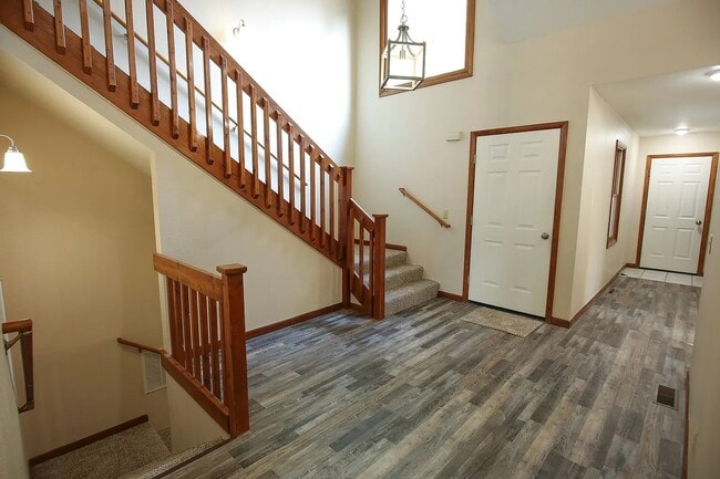 Building Photo - 2012 Quail Ct