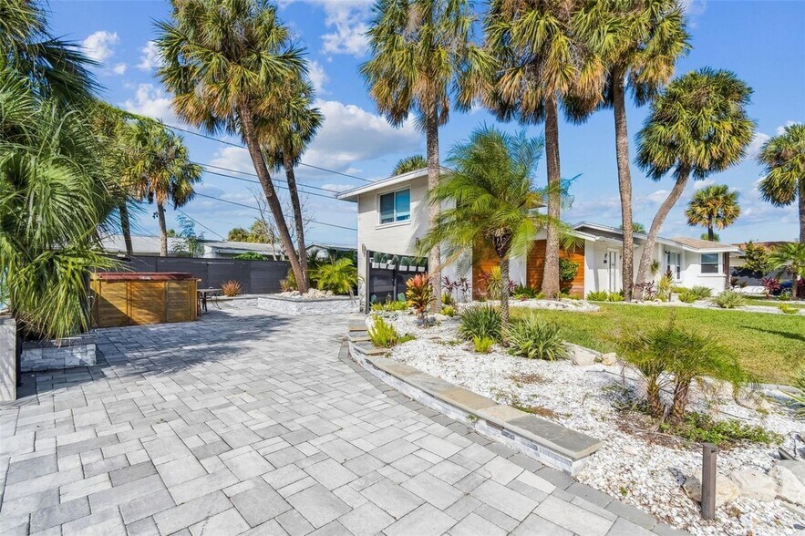 Building Photo - 760 Bohenia Cir S