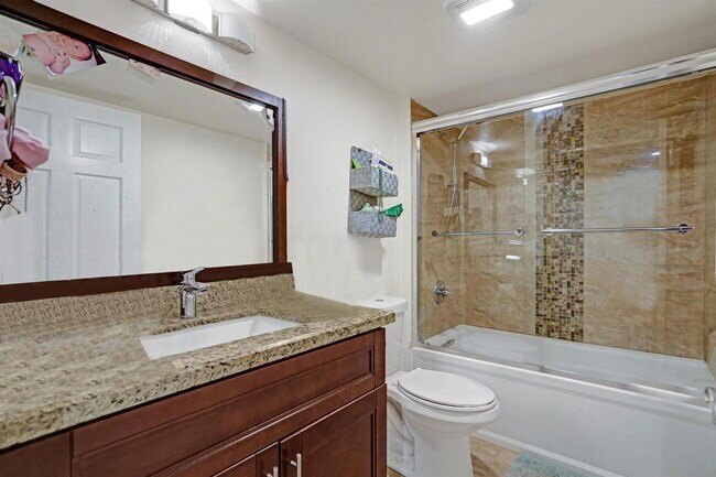 Building Photo - 1526 Whitehall Dr