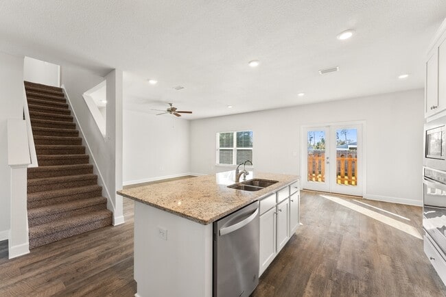 Building Photo - 3000 Rachel Pl