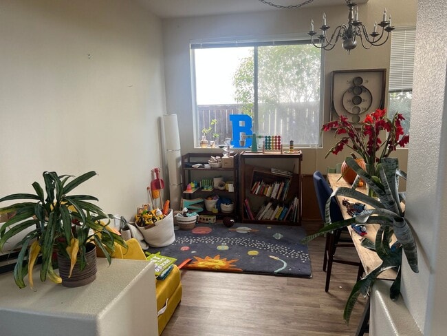 Building Photo - Great 2 Story 3 bed 2.5 bath near Guajome Lake in Oceanside