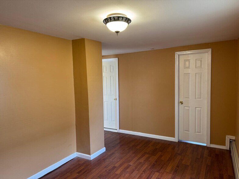 Building Photo - 14 Court St