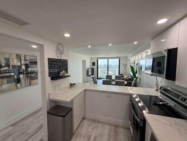 Building Photo - 13499 Biscayne Blvd