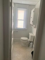 Building Photo - 604 Russell Ave