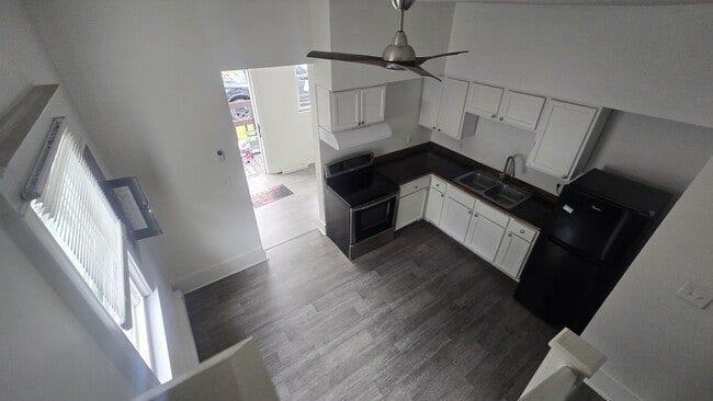 Building Photo - 728 W Colfax Ave