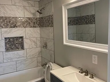 Building Photo - 5651 Bramble Ave