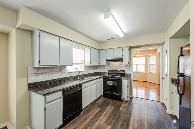 Building Photo - 811 Kiefer Field Ct