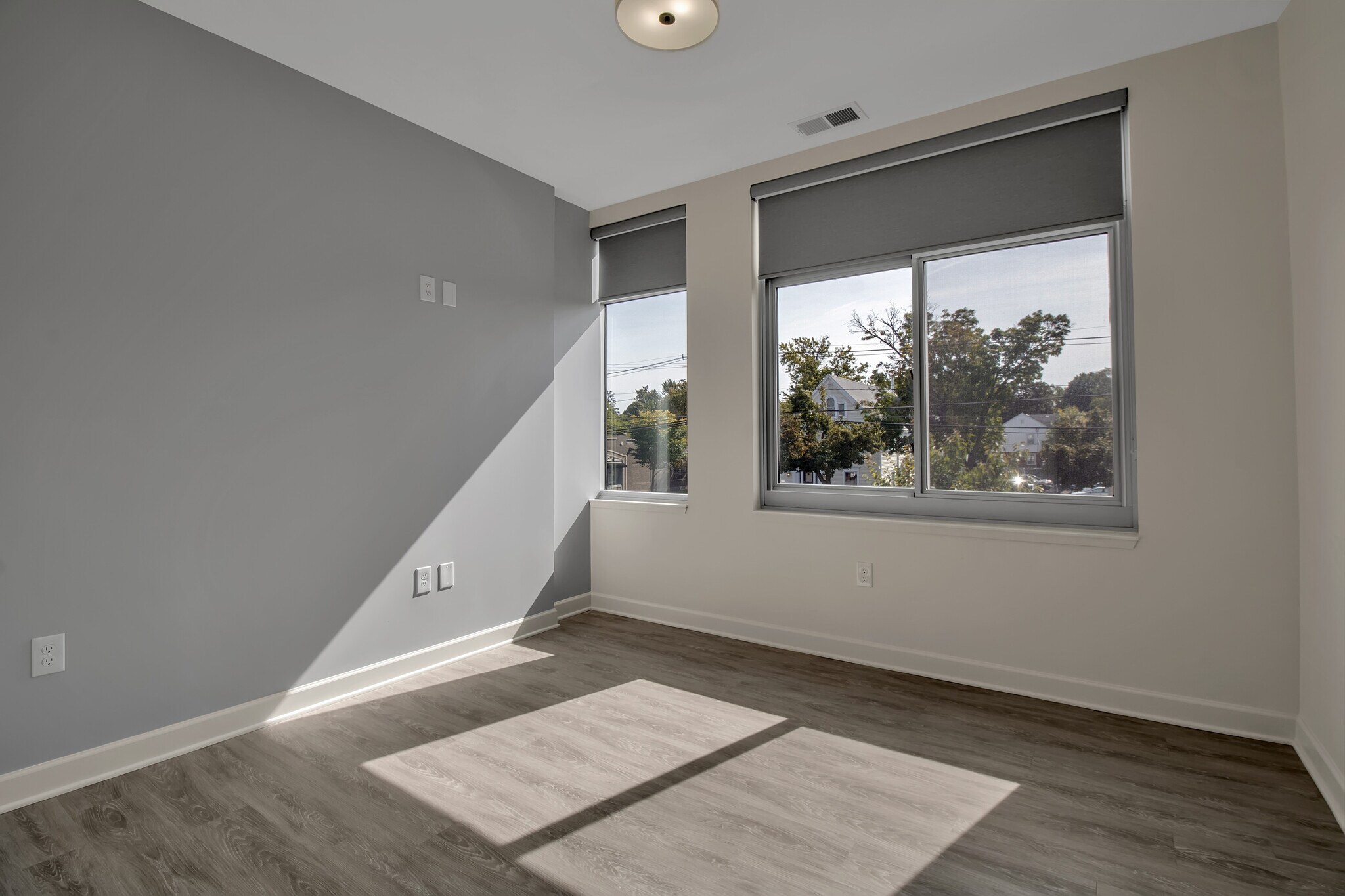 Building Photo - 5712 Main St