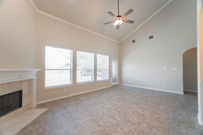 Building Photo - 139 S Rocky Point Cir