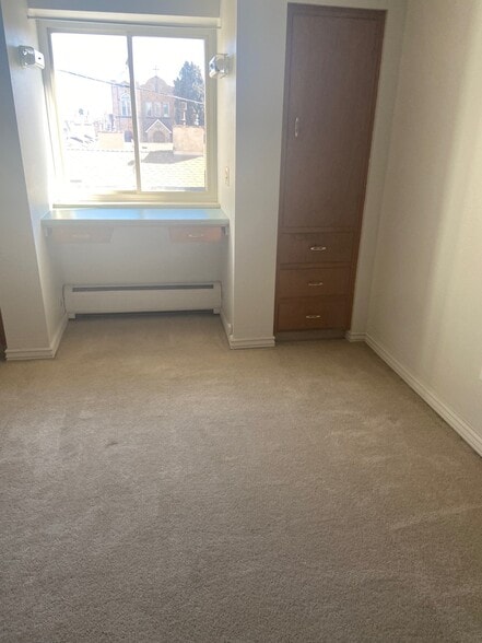 Building Photo - 590 Logan St