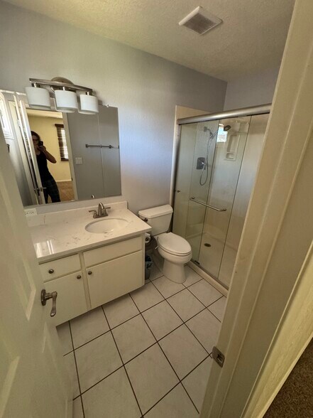 2nd master bathroom - 1207 E Loyola Dr