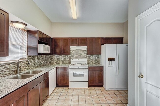 Building Photo - 16407 Framingham Cir