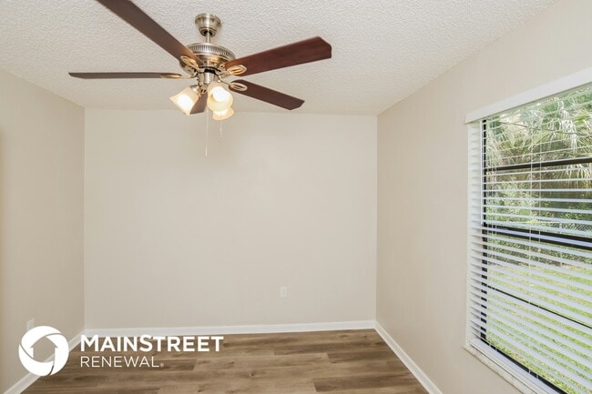 Building Photo - 410 La Coco St SW