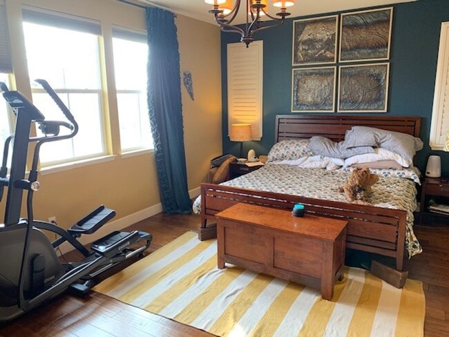 Building Photo - Stunning Five Bedroom Newer Napa Home