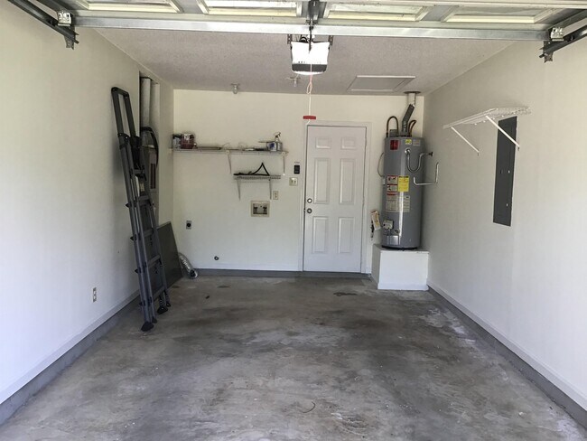 Building Photo - 3592 Wexford Ct