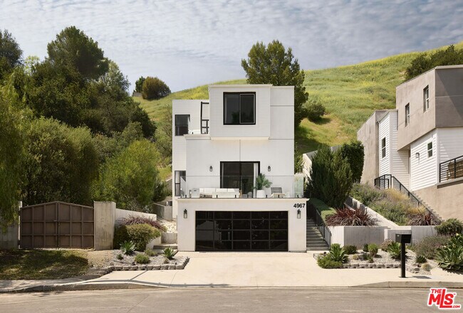 Primary Photo - 4967 Llano Dr
