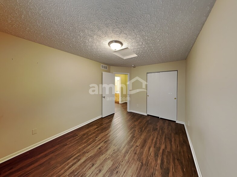 Building Photo - 7901 Chapel Stone Rd