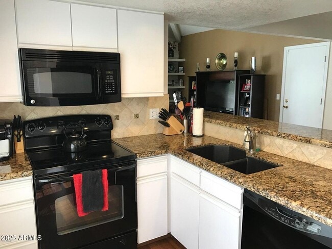 Building Photo - 7675 E McDonald Dr