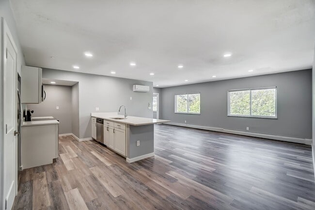 Interior Photo - CitiView ~ On the River