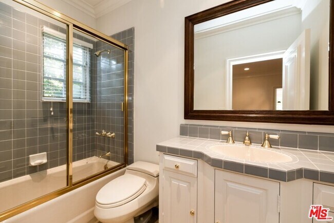 Building Photo - 1450 Cuesta Linda Dr