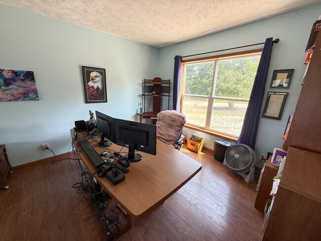 Building Photo - 1630 Camp Hohn Dr