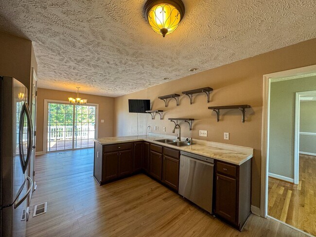 Building Photo - 51 Jubilee Ct