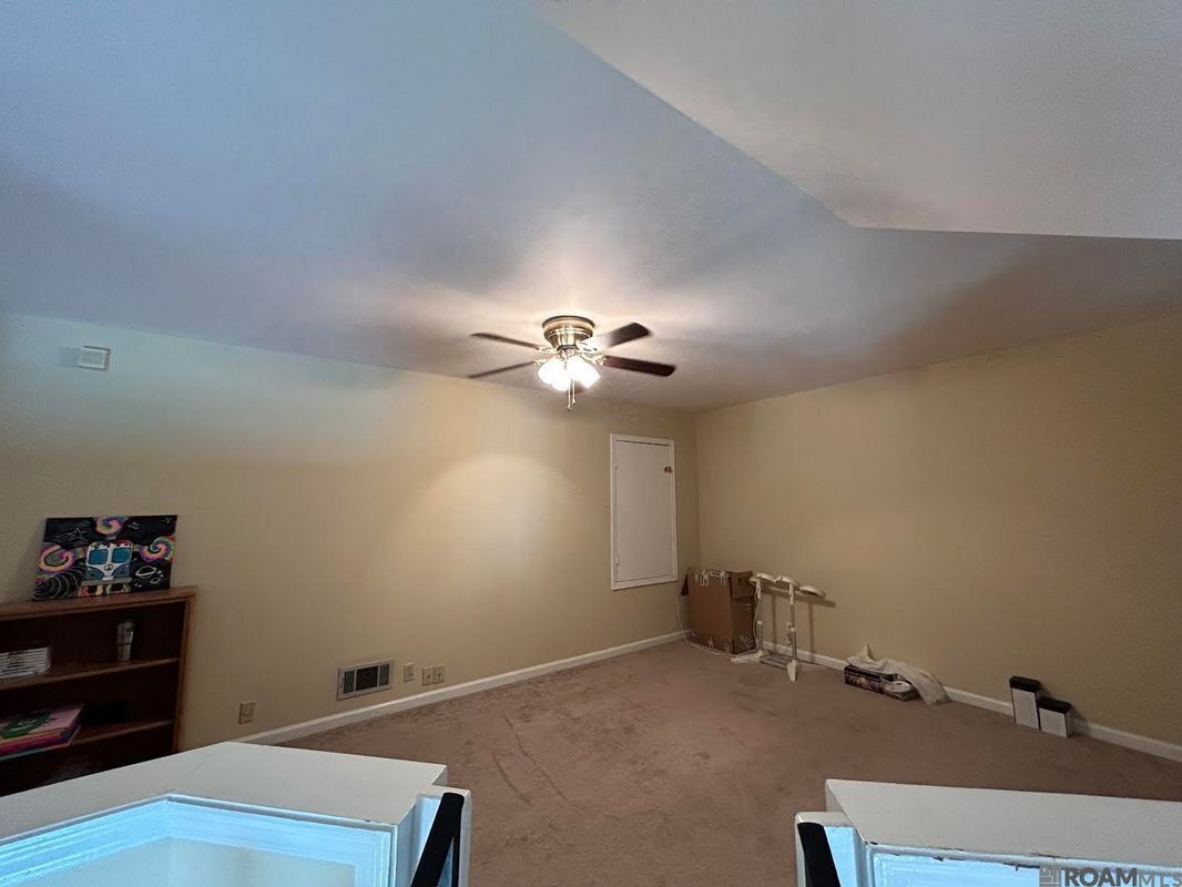 Building Photo - 141 E Boyd Dr