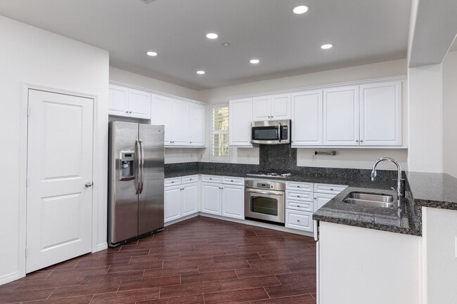 Building Photo - 3558 Summit Trail Ct