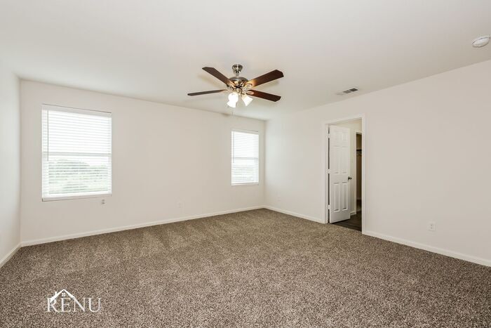Building Photo - 6008 Mojave Dr