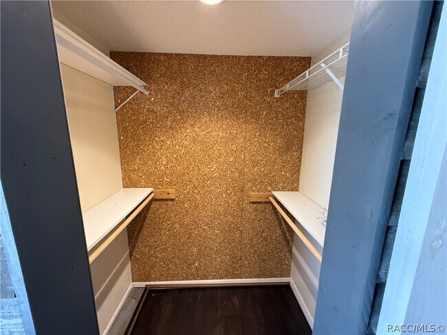 Building Photo - 2235 W Springlake Dr