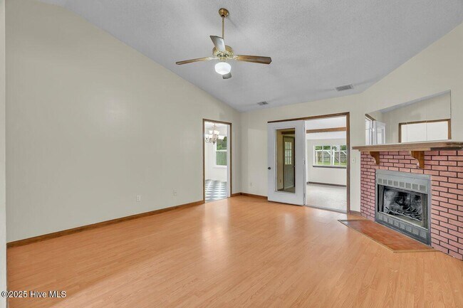 Building Photo - 295 Riggs Rd
