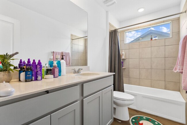 Building Photo - 149 River Rise Rd