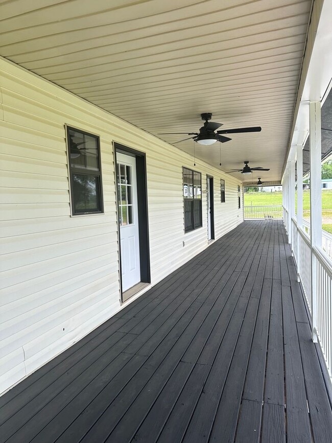 Building Photo - New Brockton, AL!