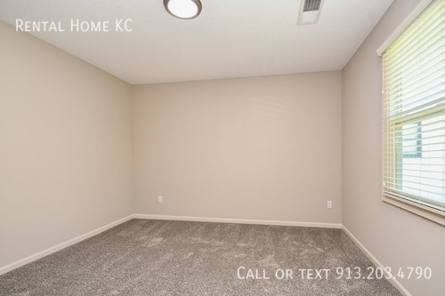 Building Photo - 11912 W 132nd St