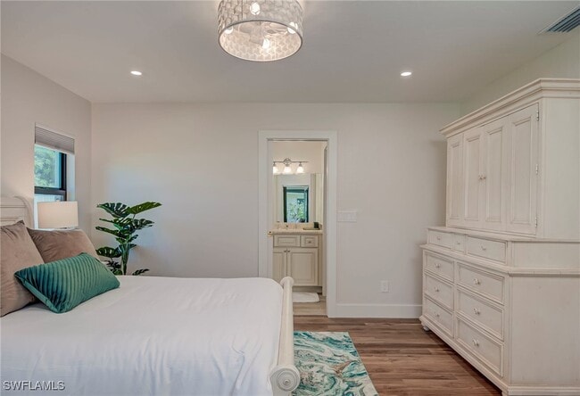 Building Photo - 577 98th Ave N