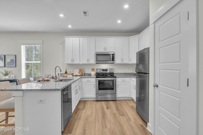 Building Photo - 5039 McGarvey Ct