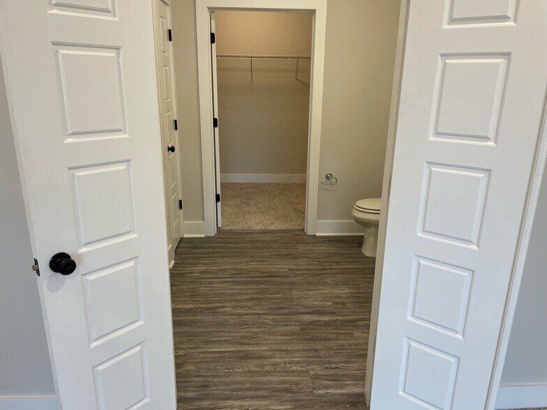Building Photo - 395 S Crow Creek Dr NW