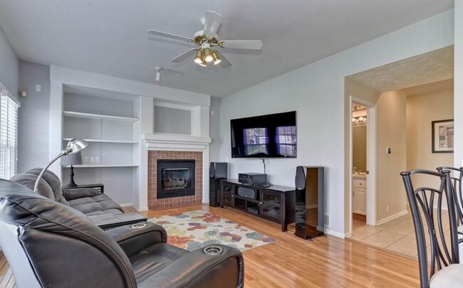 Building Photo - Beautiful 4 Bedroom In Rose Garden Estates!!