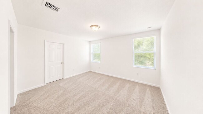 Building Photo - 2404 White Tail St