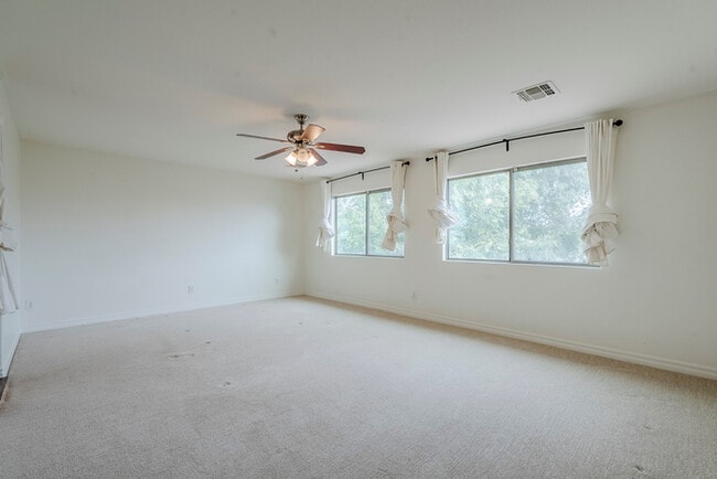 Building Photo - 2744 E Donato Dr