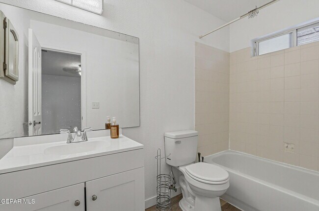 Building Photo - 11864 Mesquite Rock Dr