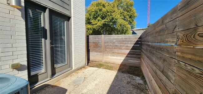 Building Photo - 505 Boyett St