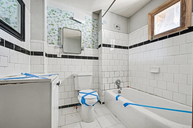 Building Photo - 2545 S 13th St