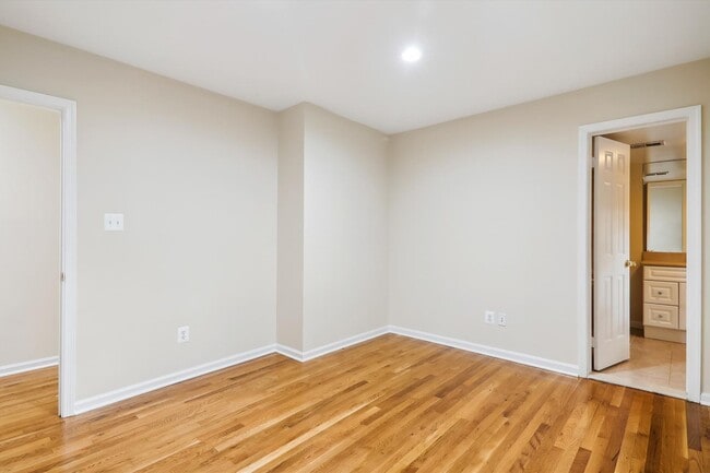 Building Photo - 5 BR 4.5 BA home with inground heated pool and extensive hardscape!